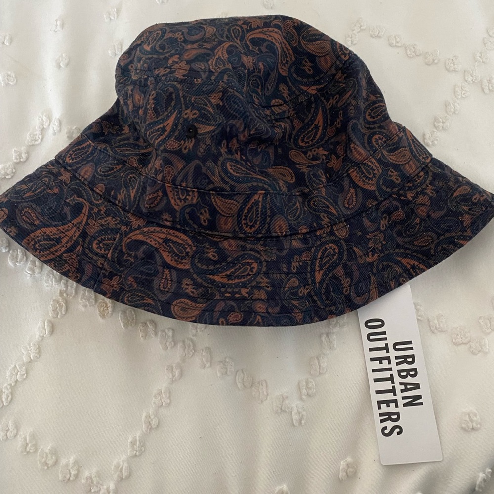 New bucket hat urban outfitters